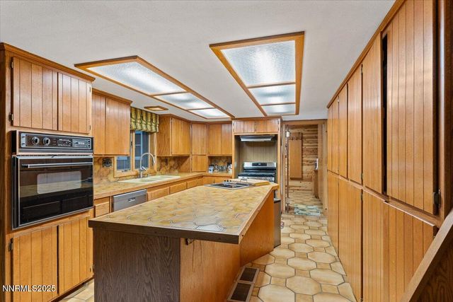 16400 Logan Meadow Lane, Reno, NV 89511