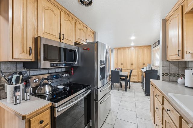 2162 W WESTFIELD CIR, West Jordan, UT 84084