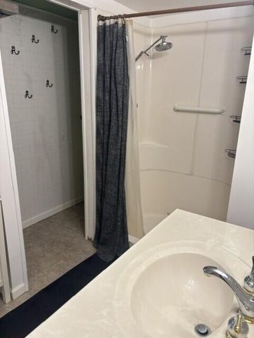 1262 W Langeland Avenue, Muskegon, MI 49442