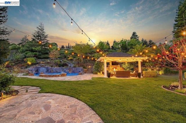 862 Gray Fox Cir, Pleasanton, CA 94566