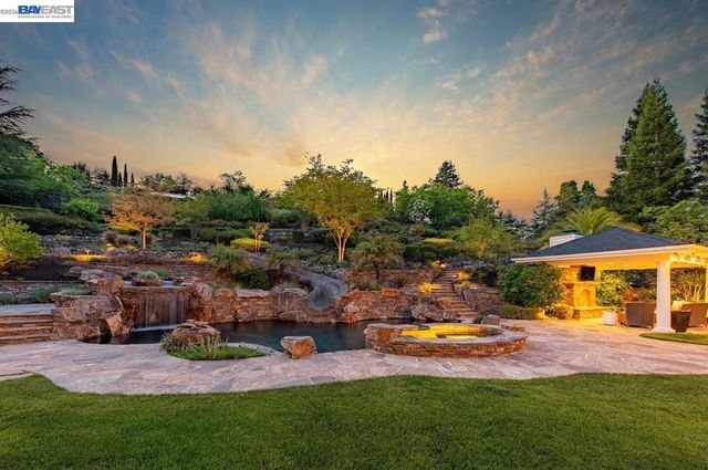 862 Gray Fox Cir, Pleasanton, CA 94566
