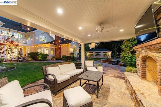 862 Gray Fox Cir, Pleasanton, CA 94566