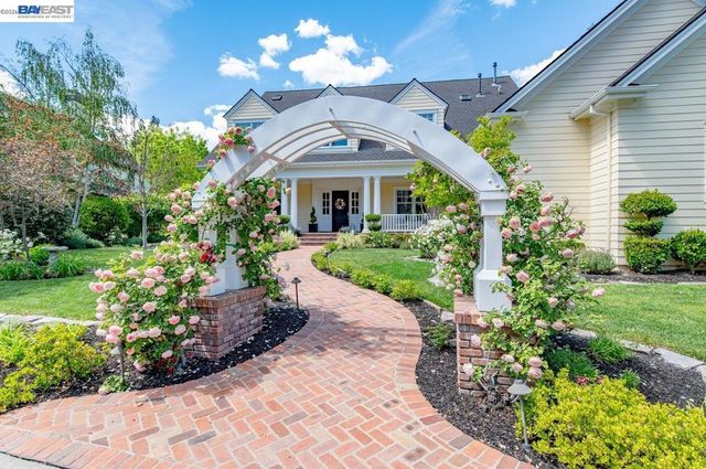 862 Gray Fox Cir, Pleasanton, CA 94566