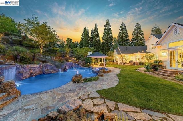 862 Gray Fox Cir, Pleasanton, CA 94566