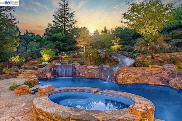 862 Gray Fox Cir, Pleasanton, CA 94566