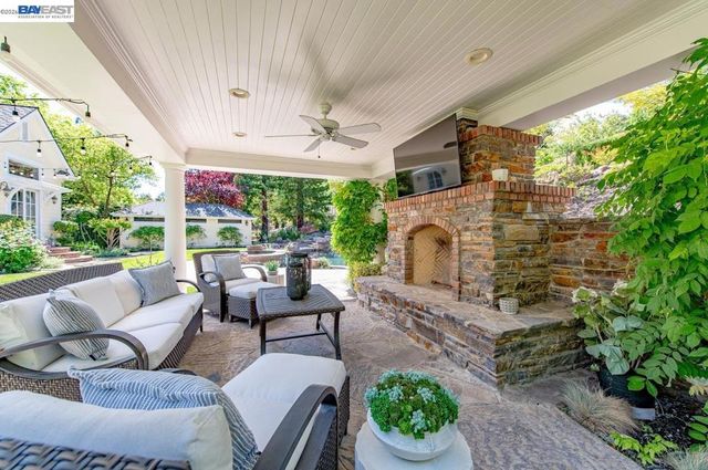 862 Gray Fox Cir, Pleasanton, CA 94566