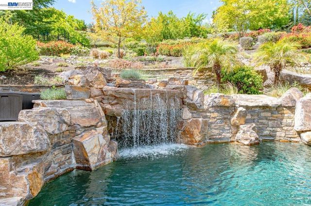 862 Gray Fox Cir, Pleasanton, CA 94566