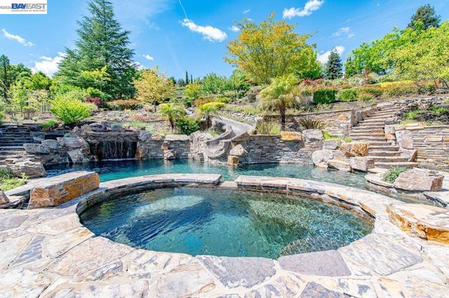 862 Gray Fox Cir, Pleasanton, CA 94566