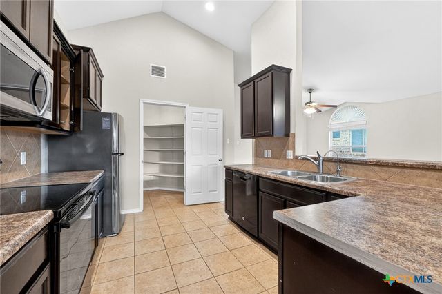 1230 Fawn Lily Drive, Temple, TX 76502