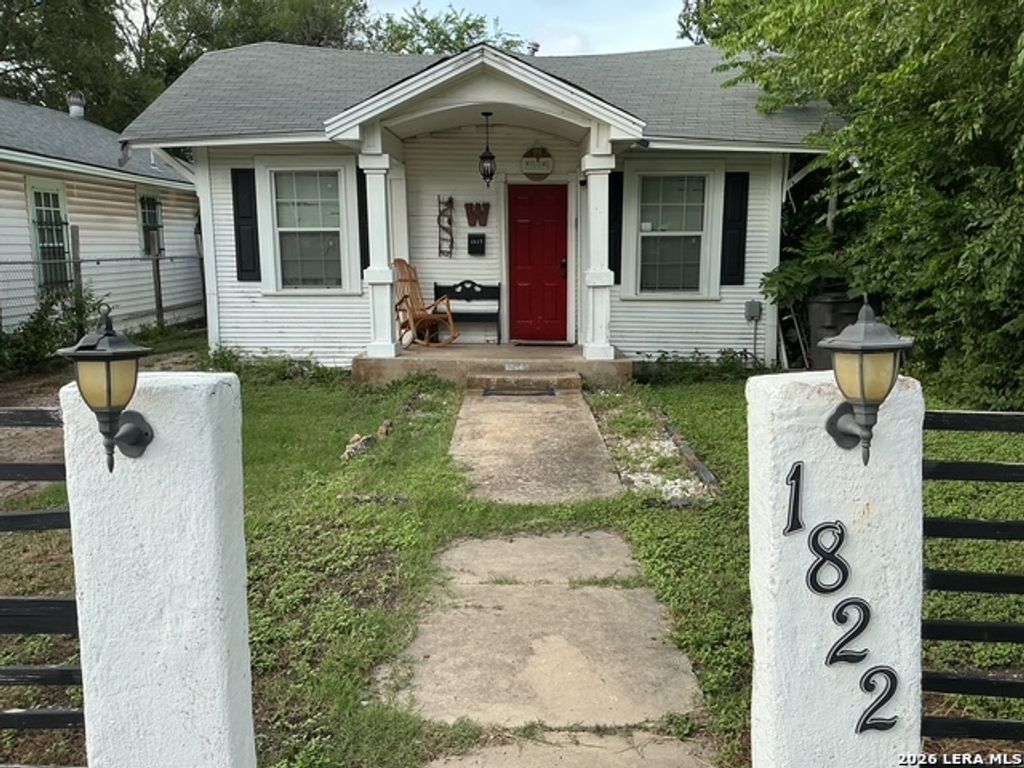 1822 W WOODLAWN AVE, San Antonio, TX 78201
