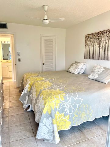 232 Canterbury J, West Palm Beach, FL 33417