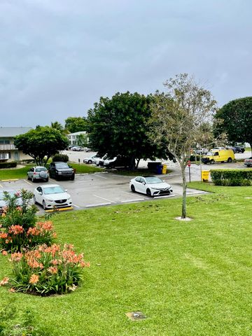 232 Canterbury J, West Palm Beach, FL 33417