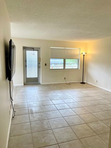 232 Canterbury J, West Palm Beach, FL 33417