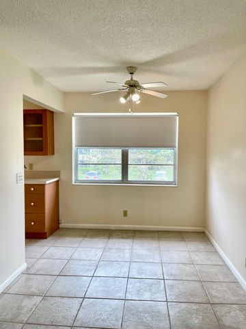 232 Canterbury J, West Palm Beach, FL 33417