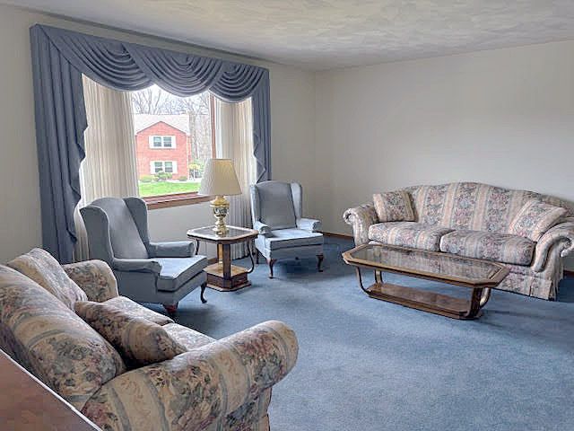 209 Falcon Ridge DRIVE, New Kensington, PA 15068