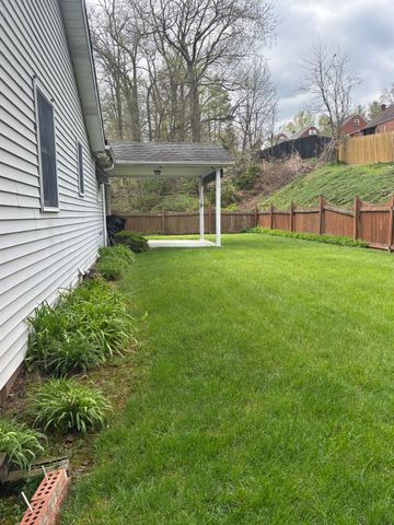 209 Falcon Ridge DRIVE, New Kensington, PA 15068
