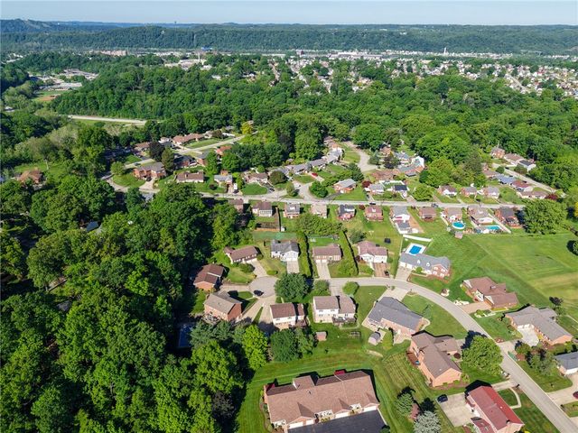 209 Falcon Ridge DRIVE, New Kensington, PA 15068