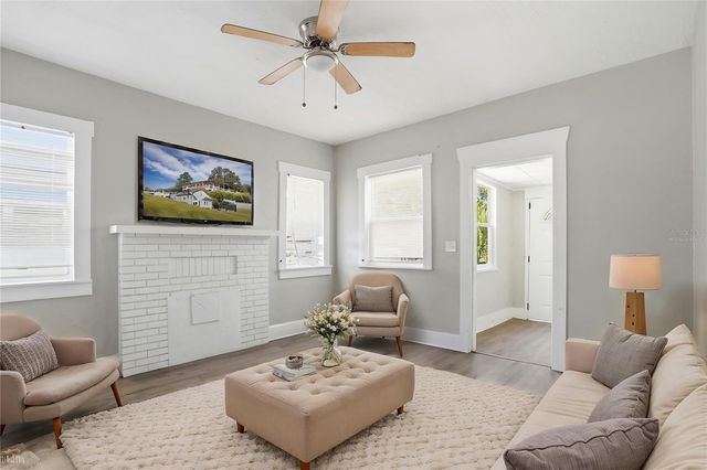 1909 19TH STREET S, St Petersburg, FL 33712