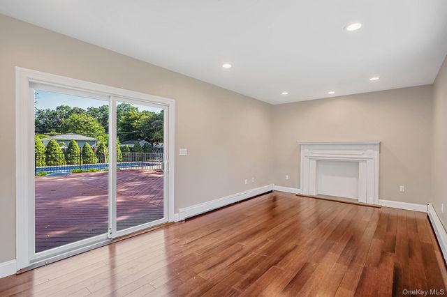 273 Cambon Avenue, Saint James, NY 11780