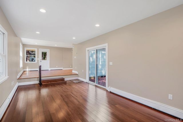 273 Cambon Avenue, Saint James, NY 11780