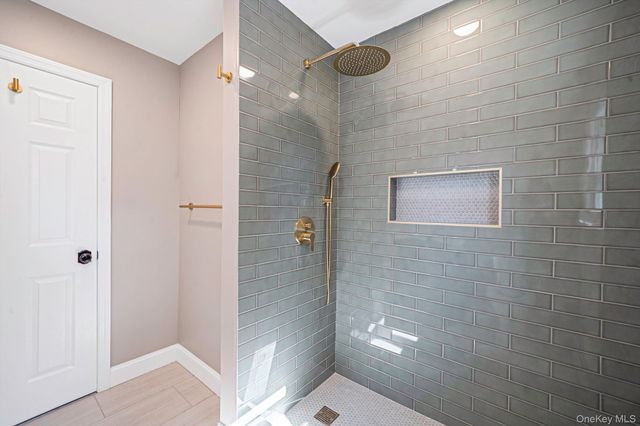 273 Cambon Avenue, Saint James, NY 11780