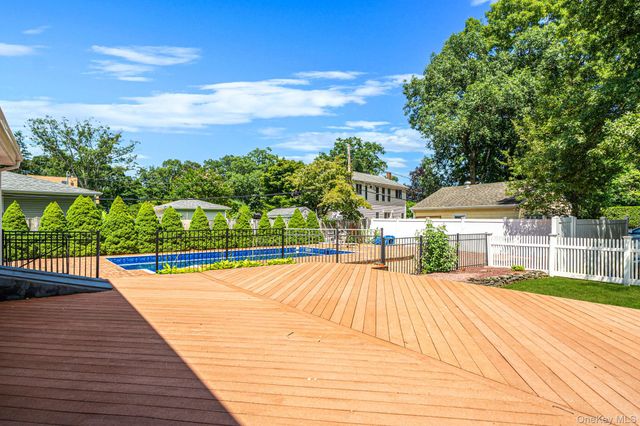273 Cambon Avenue, Saint James, NY 11780