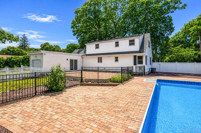 273 Cambon Avenue, Saint James, NY 11780