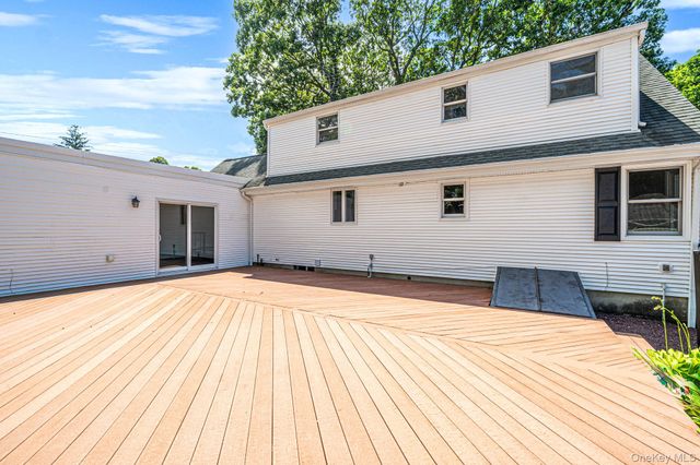 273 Cambon Avenue, Saint James, NY 11780