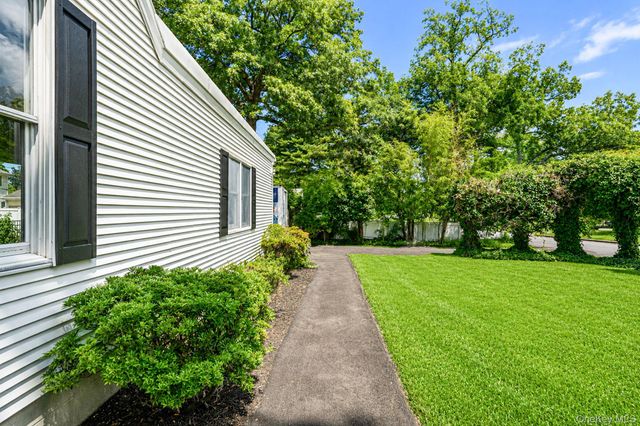 273 Cambon Avenue, Saint James, NY 11780