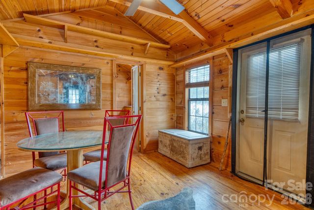 292 Crow Lane, Burnsville, NC 28714