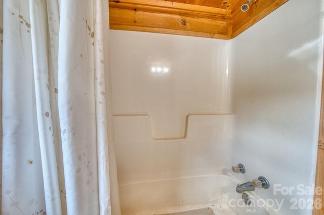 292 Crow Lane, Burnsville, NC 28714