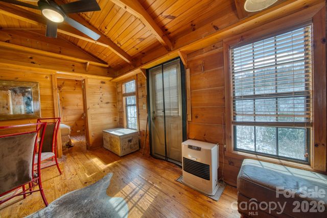 292 Crow Lane, Burnsville, NC 28714