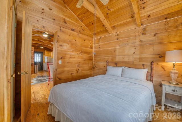 292 Crow Lane, Burnsville, NC 28714