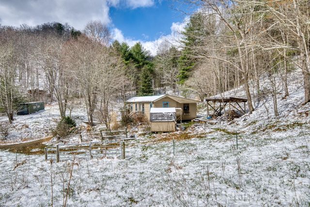 292 Crow Lane, Burnsville, NC 28714