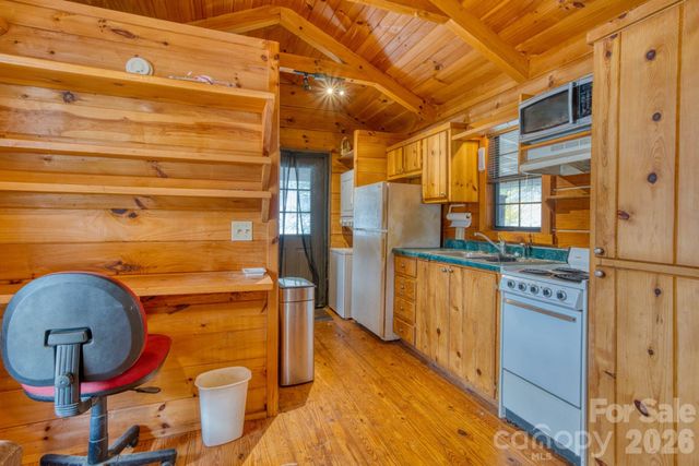 292 Crow Lane, Burnsville, NC 28714