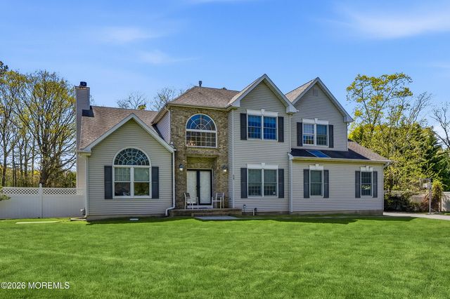 58 Georgetown Road, Eatontown, NJ 07724