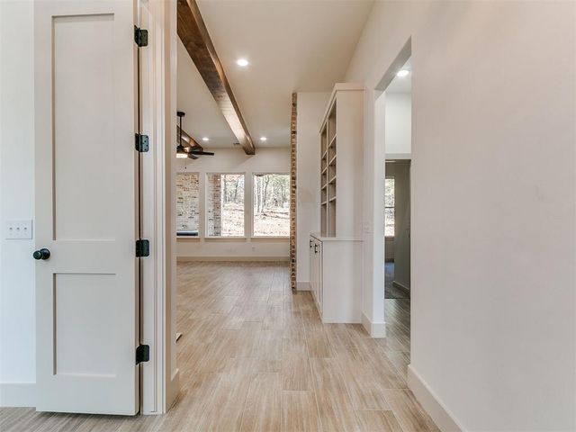 15919 Vernon Circle, Newalla, OK 74857