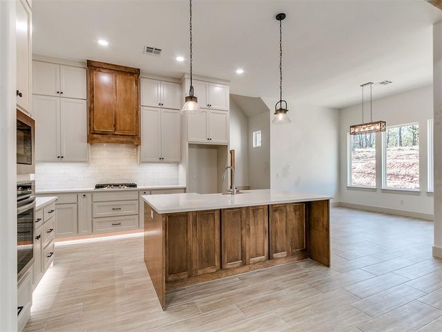 15919 Vernon Circle, Newalla, OK 74857