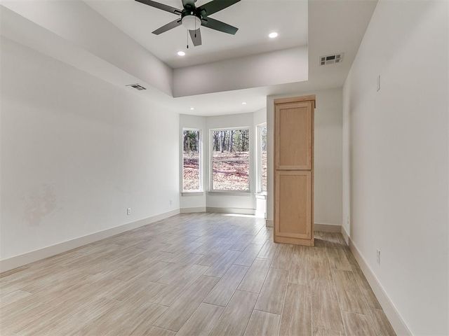 15919 Vernon Circle, Newalla, OK 74857