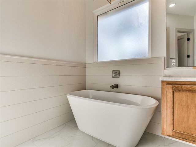 15919 Vernon Circle, Newalla, OK 74857