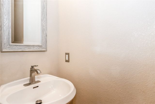 1017 Langenberg Ave, Iowa City, IA 52240