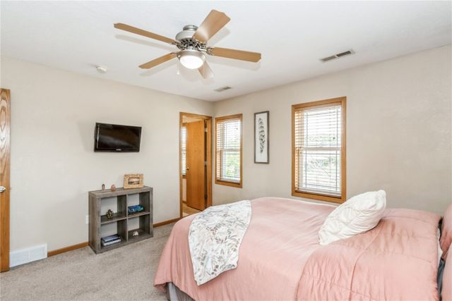 1017 Langenberg Ave, Iowa City, IA 52240