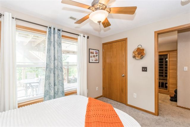 1017 Langenberg Ave, Iowa City, IA 52240