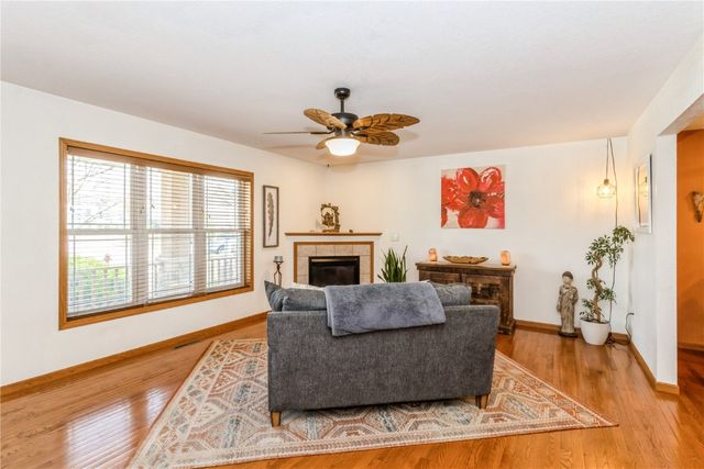 1017 Langenberg Ave, Iowa City, IA 52240