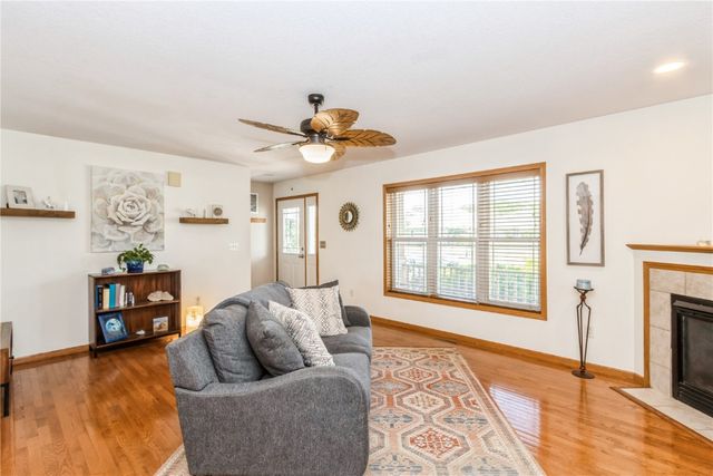 1017 Langenberg Ave, Iowa City, IA 52240