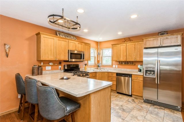 1017 Langenberg Ave, Iowa City, IA 52240