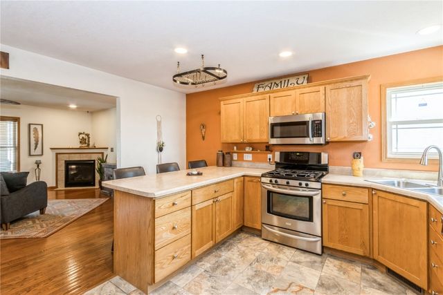 1017 Langenberg Ave, Iowa City, IA 52240