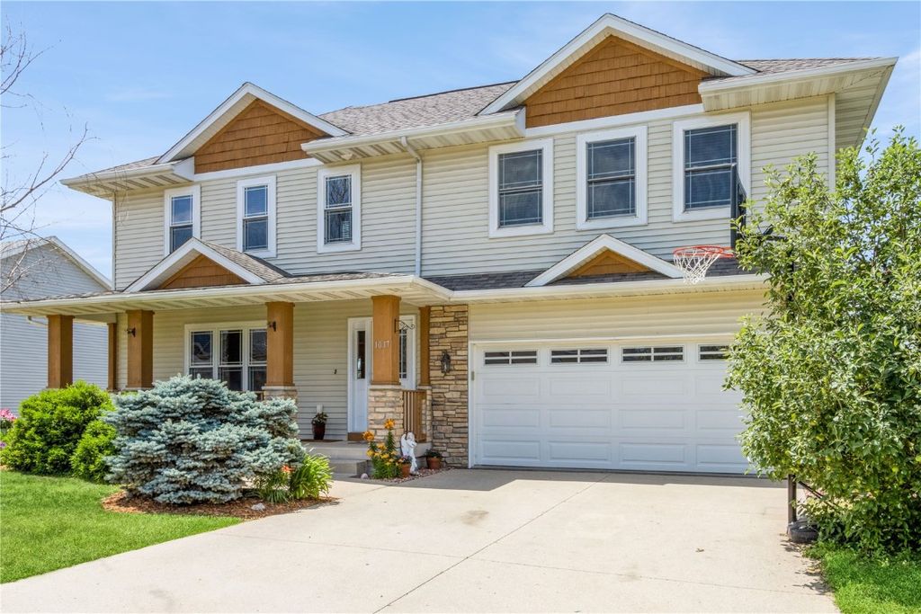 1017 Langenberg Ave, Iowa City, IA 52240