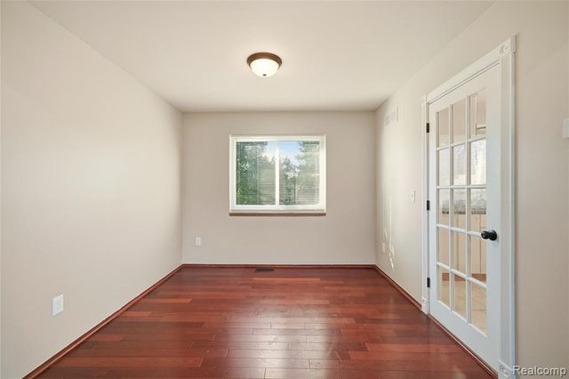 37741 Lancaster Drive, Farmington, MI 48331