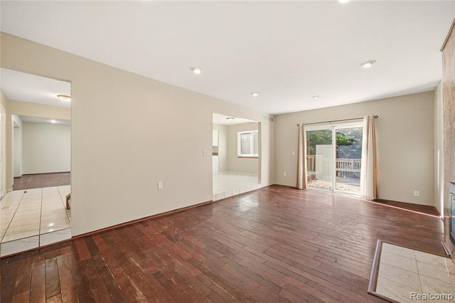 37741 Lancaster Drive, Farmington, MI 48331